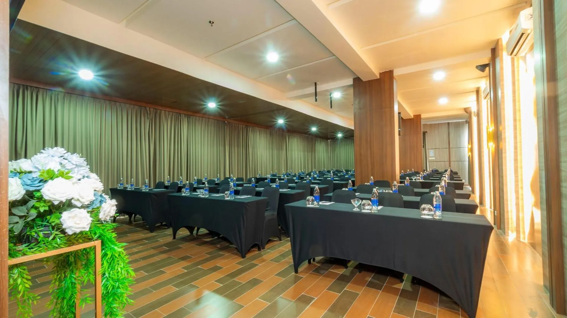 City Of Aventus Hotel - Denpasar