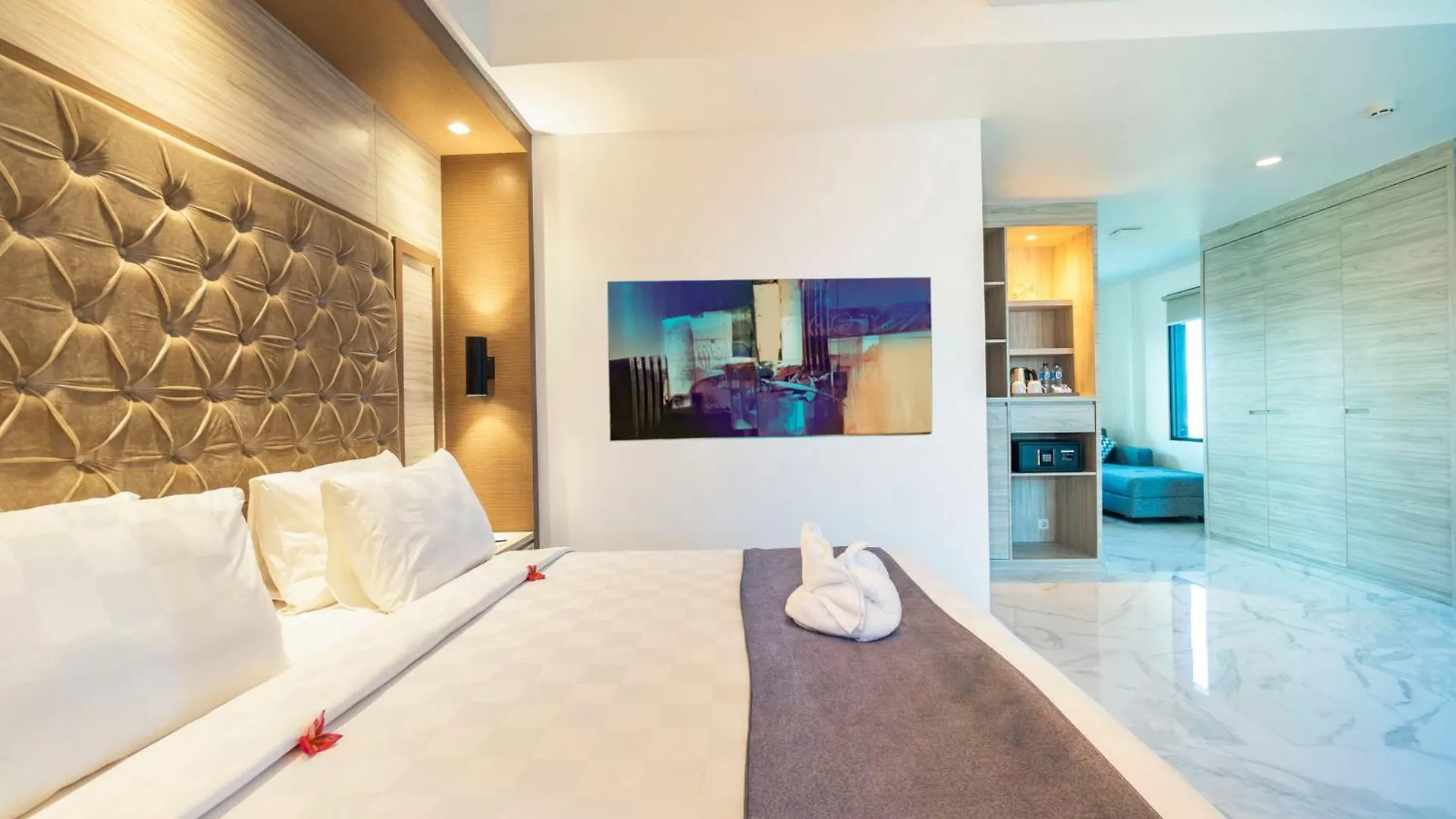 City Of Aventus Hotel - Denpasar